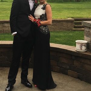 Black&White Lace Tadashi Shoji Prom Dress